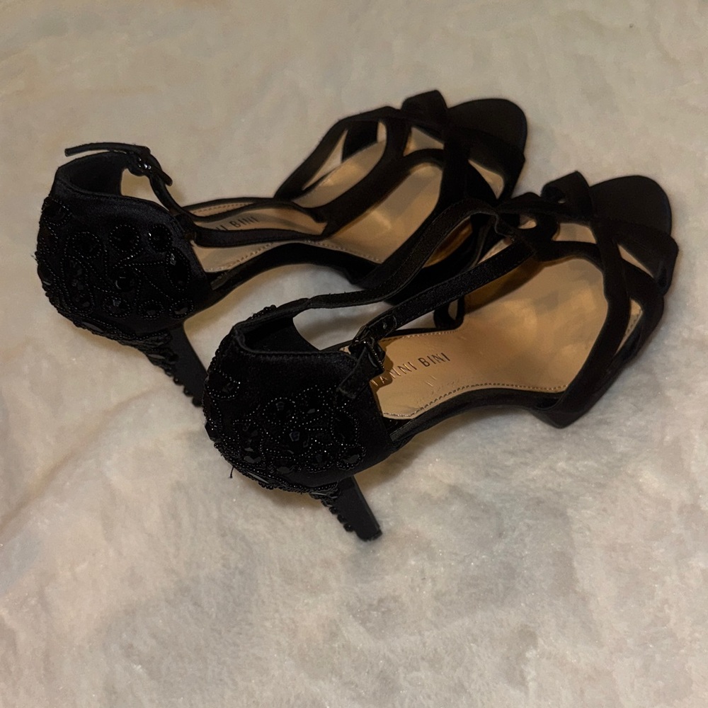 Gianni Bini Black Strappy Heeled Sandals - Picture 4 of 7
